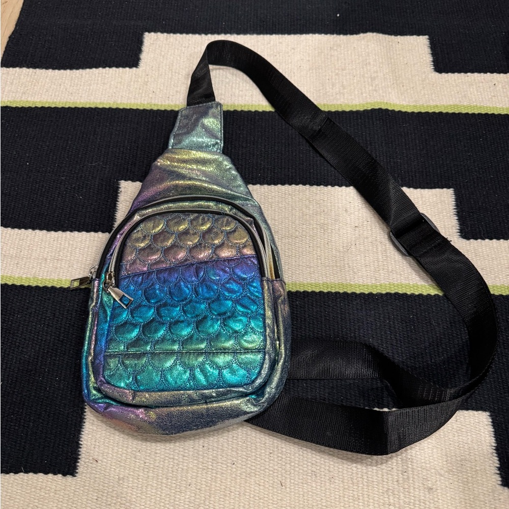 Odiva Iridescent Quilted Crossbody Bag